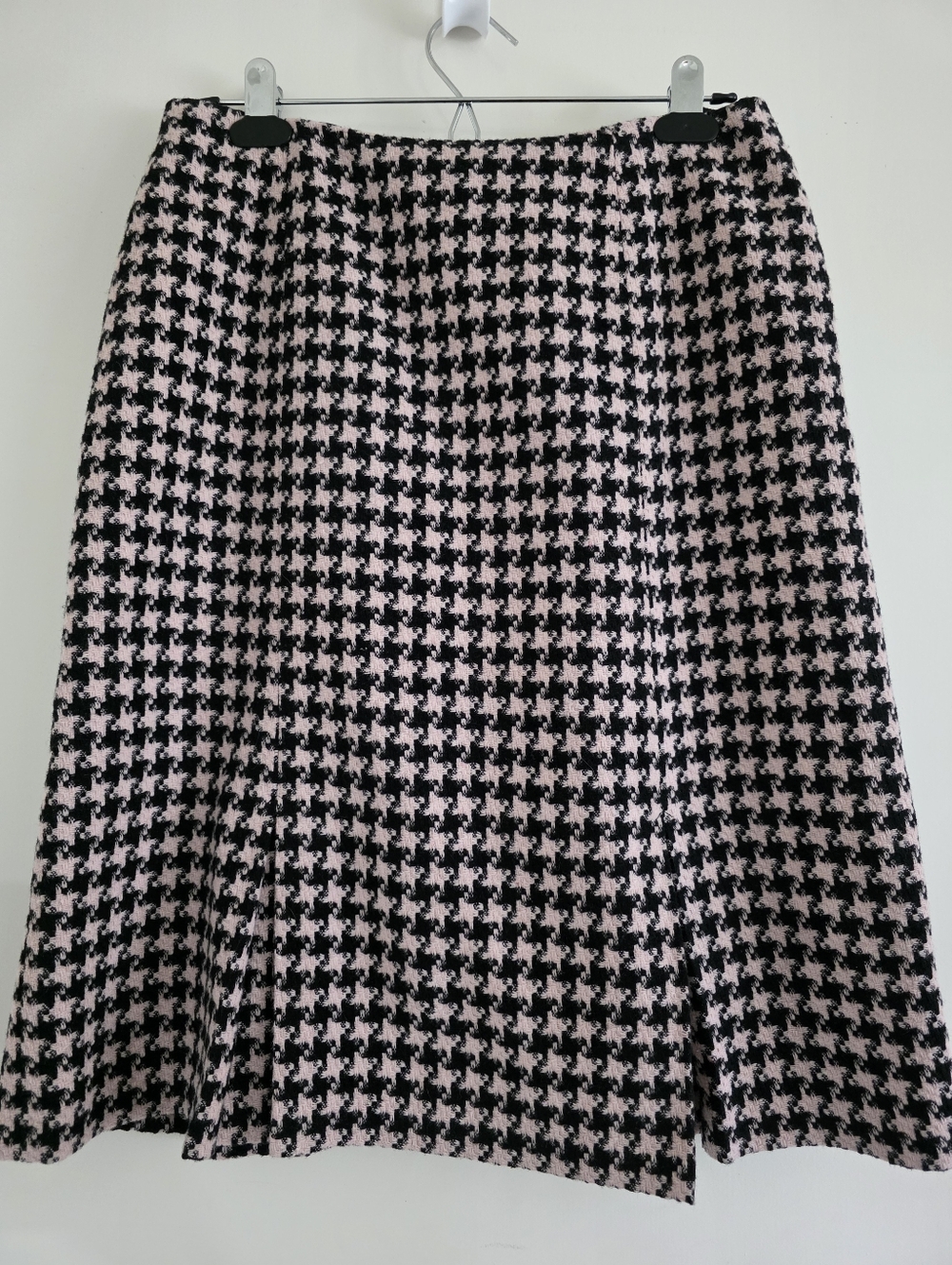 Classic Houndstooth Pleated Skirt - Black & Light Pink